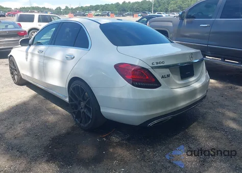 2019 Mercedes-Benz C 300 из США, поврежденный, VIN 55SWF8DB3KU307720